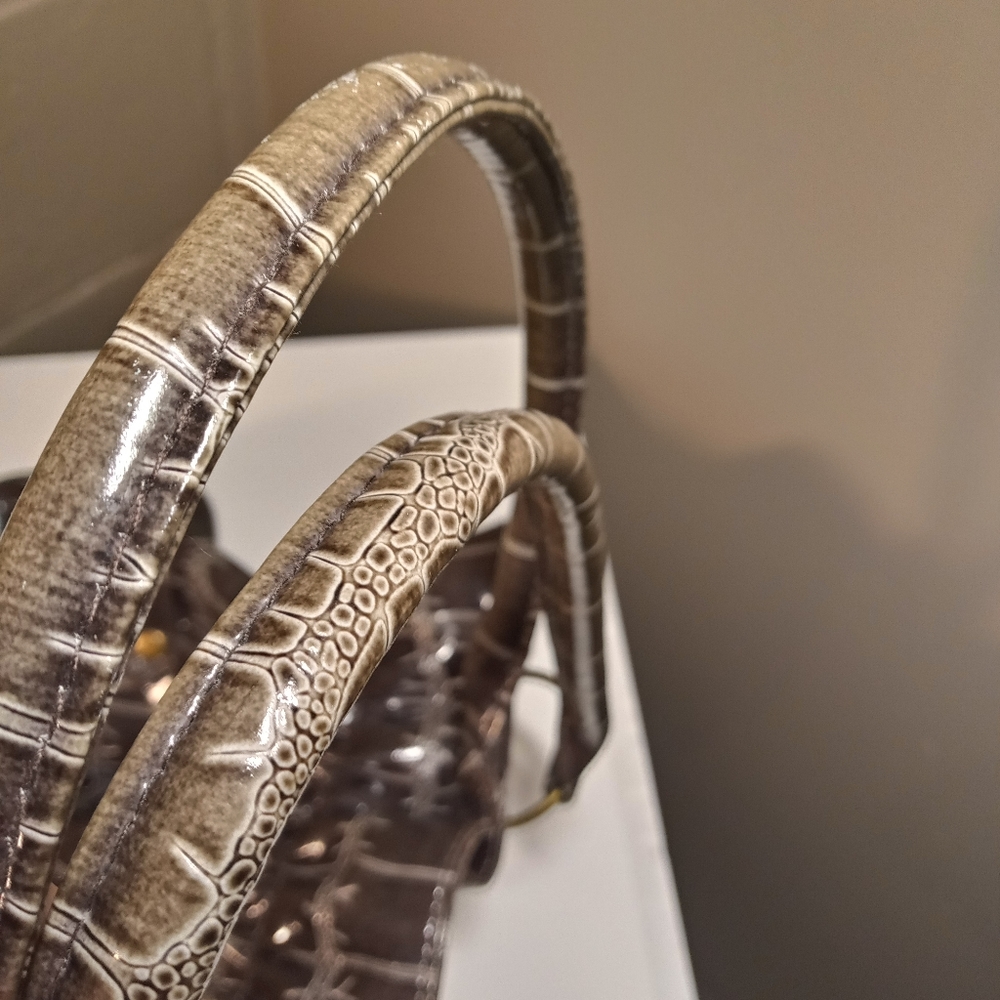 Shoulder Bag - Picture 12 of 12